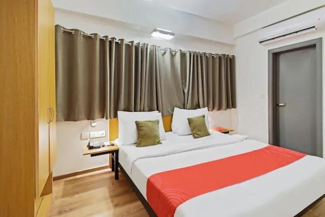 Kanak Beacon Hotel - Ashram Road أحمد أباد المظهر الخارجي الصورة