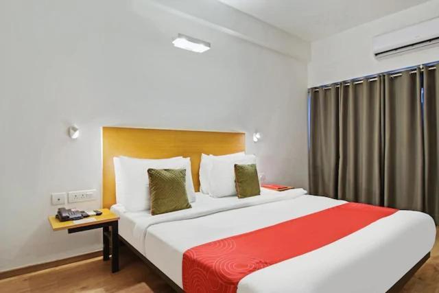 Kanak Beacon Hotel - Ashram Road أحمد أباد المظهر الخارجي الصورة