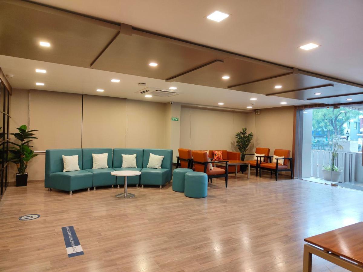 Kanak Beacon Hotel - Ashram Road أحمد أباد المظهر الخارجي الصورة