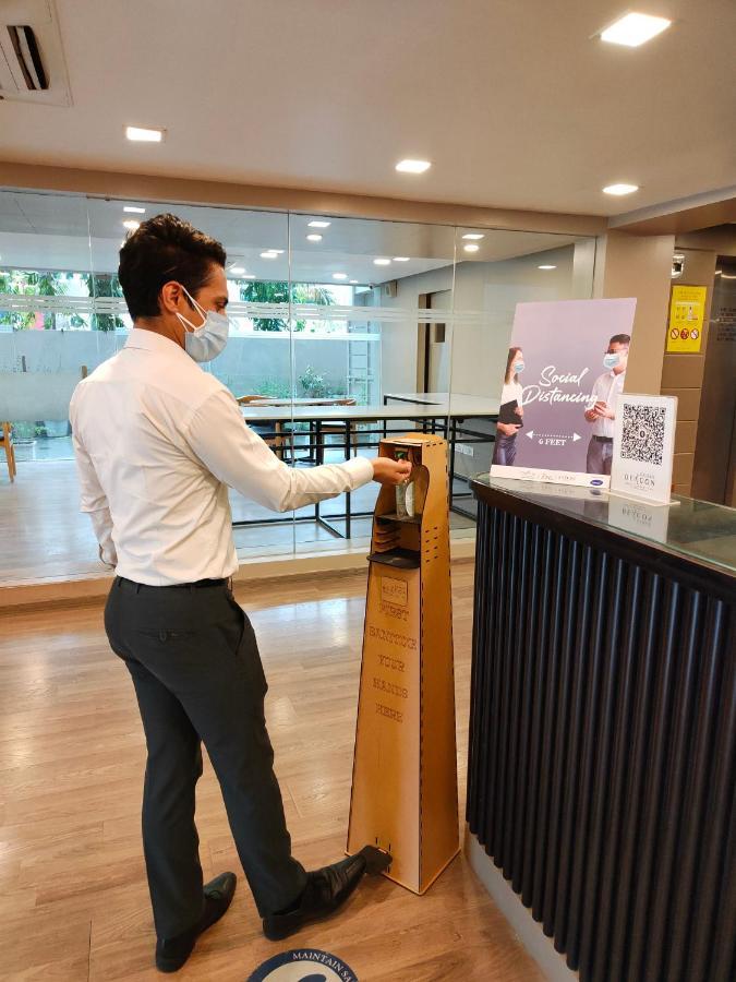 Kanak Beacon Hotel - Ashram Road أحمد أباد المظهر الخارجي الصورة