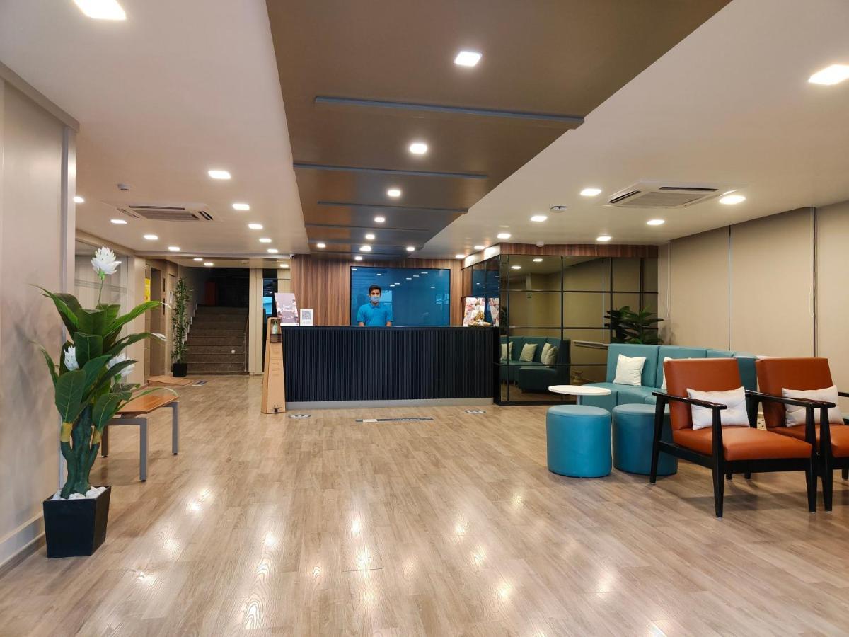 Kanak Beacon Hotel - Ashram Road أحمد أباد المظهر الخارجي الصورة